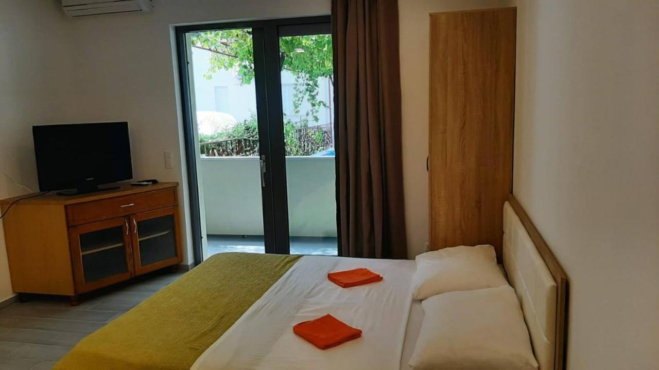 Apartmani Ivica Martic Duće Exterior foto