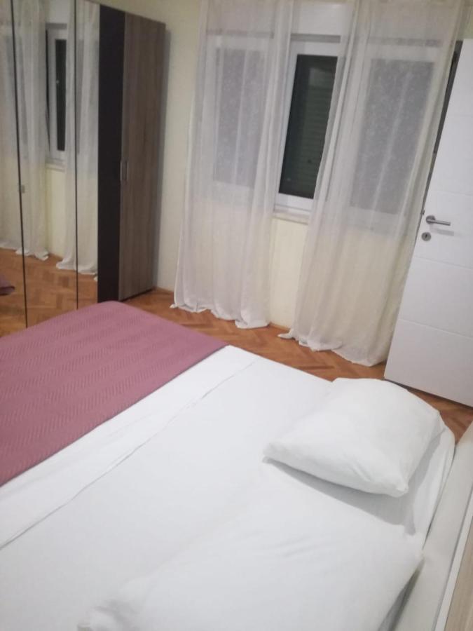 Apartmani Ivica Martic Duće Exterior foto