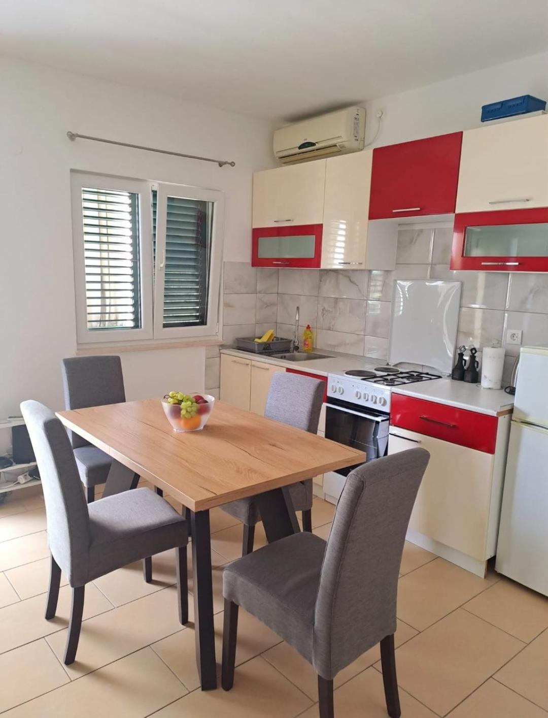 Apartmani Ivica Martic Duće Exterior foto